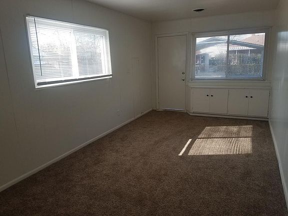 3rd image of 2449 Archwood St