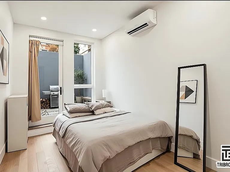 86 Manhattan Ave #1B — Photo 2