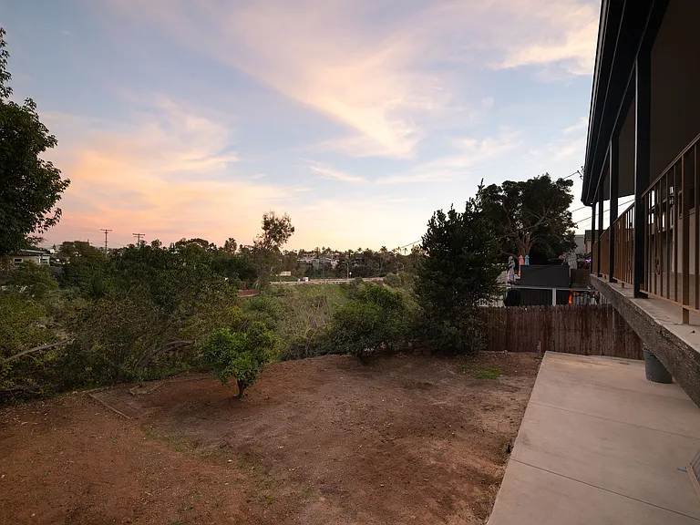 2807 Dale St — Photo 38