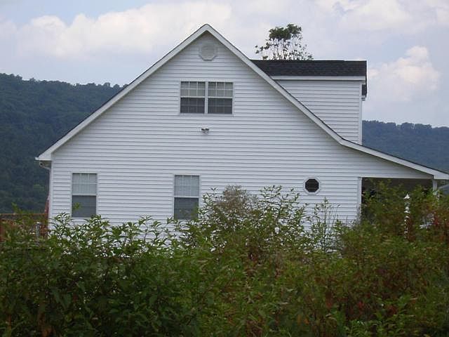 2nd image of 420 Meadowbrook Ln