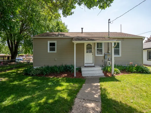 12799 Valley Dr, Wayland, MI 49348