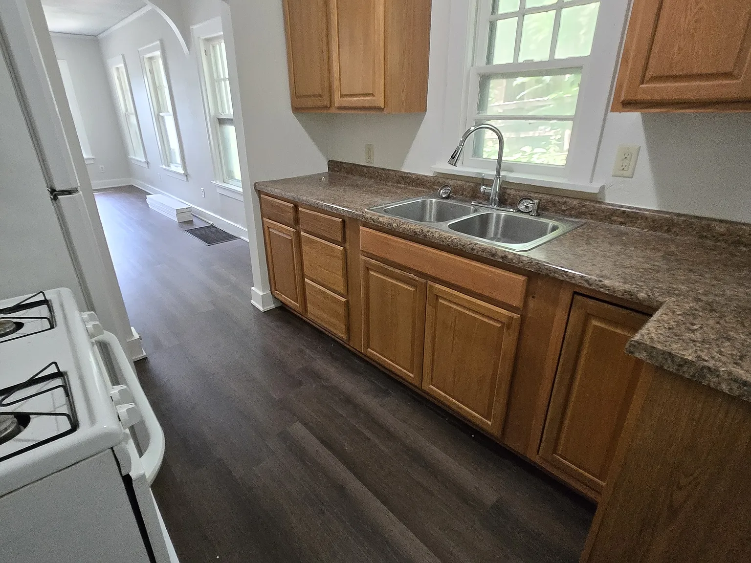 2 bed, 676 sqft, $1,100 — Photo 3