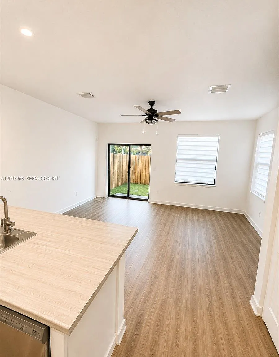 Bowtie Subdivision — Photo 3