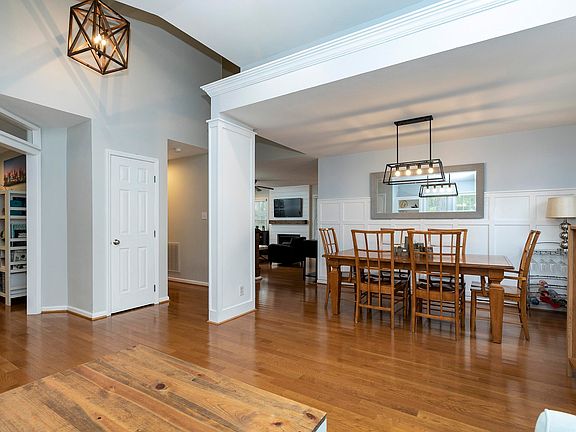 4th image of 104 Cove Creek Dr