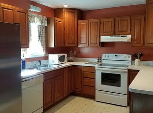 107 Maple Ln, Wakarusa, IN 46573