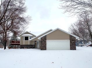 2210 9th Ave SE, Willmar, MN 56201