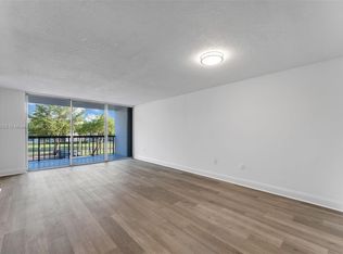 10825 SW 112th Ave APT 318, Miami, FL 33176