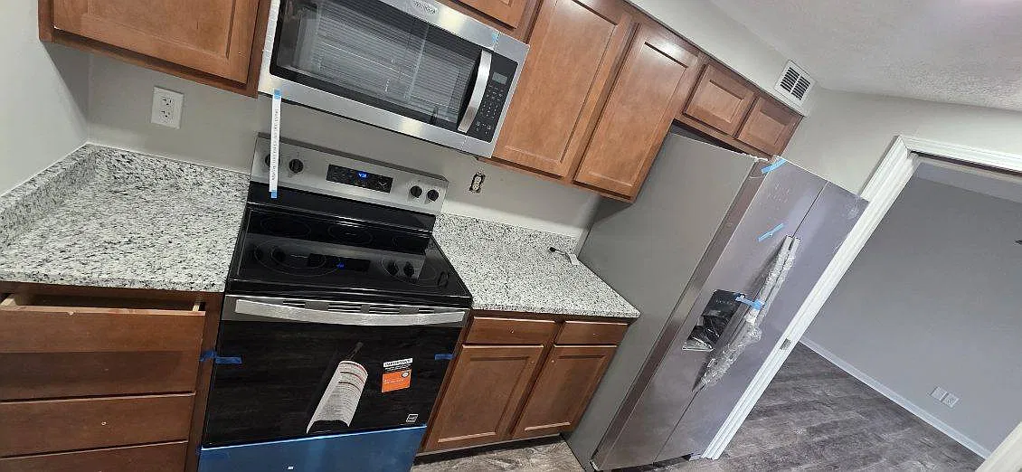 4 bed, 2.5 bath, 1850 sqft, $2,000 — Photo 3