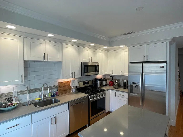 156 Tudor St #3 — Photo 2