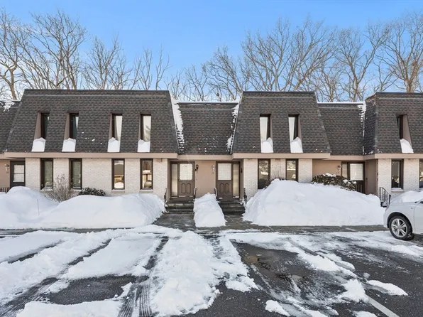 16 Grove Sq Unit 16, Randolph, MA 02368