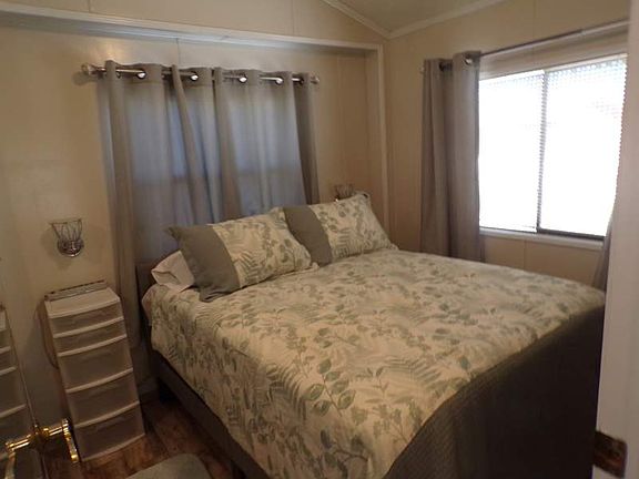 4th image of 1050 S Arizona Blvd #1