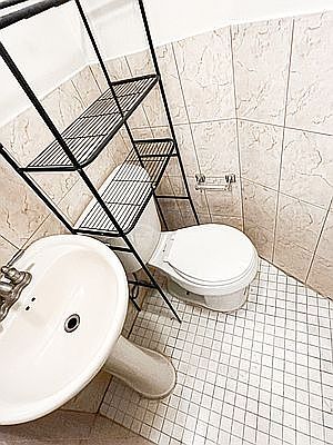 3rd image of 817 Manhattan Ave #2