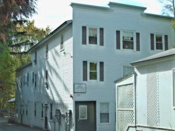 124 Amity St APT 1, Amherst, MA 01002