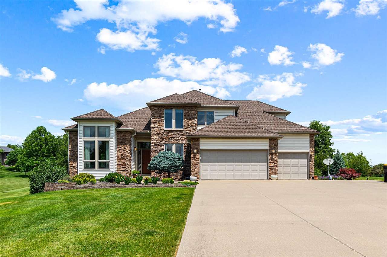 28 Burr Oak Ct, Iowa City, IA 52246 | Zillow