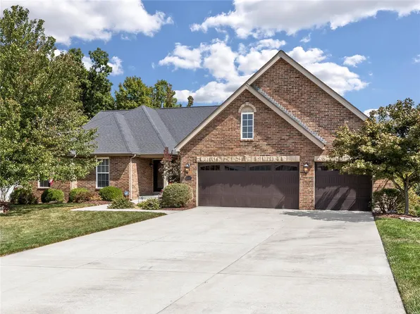 6709 Oxford Ln, Maryville, IL 62062