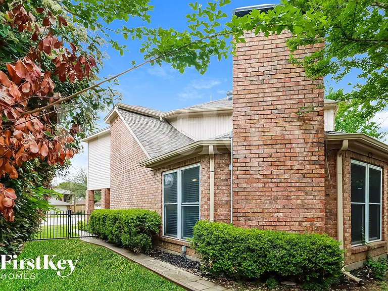 1105 Carrington Ct — Photo 15