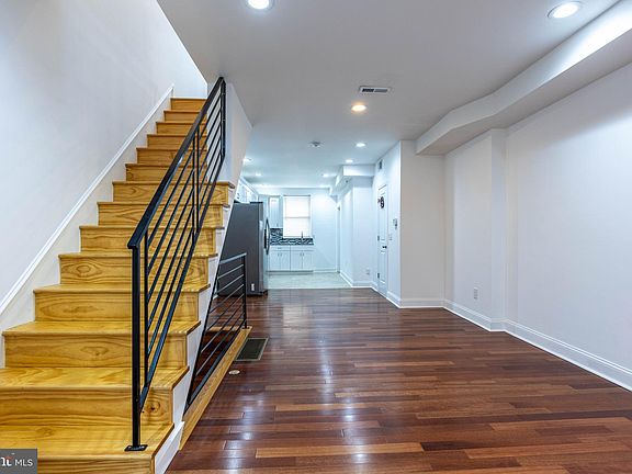 2nd image of 7163 Montague St