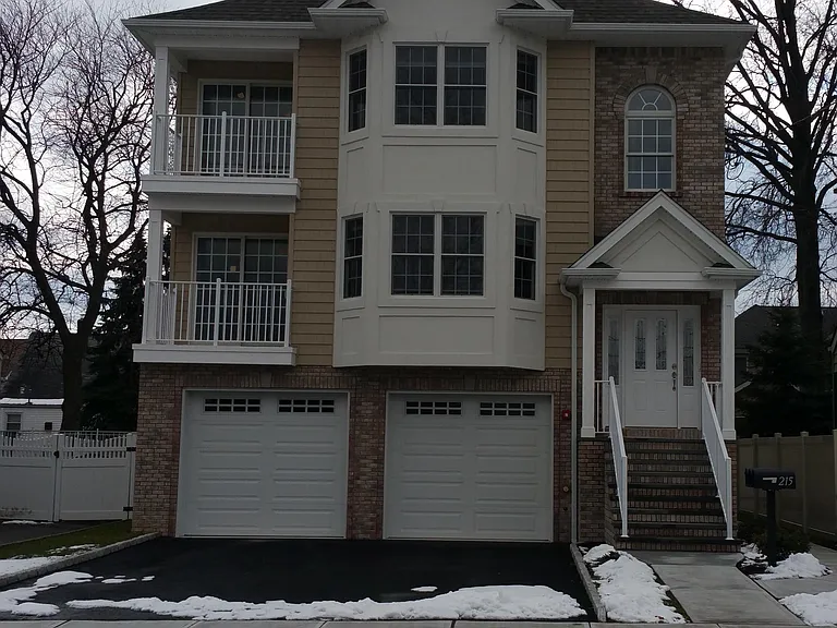 215 Campbell St #3 — Photo 11