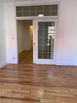 Rented by Manhattan Flats | media 22