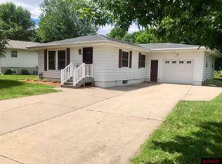 608 Ronell St, Saint Peter, MN 56082