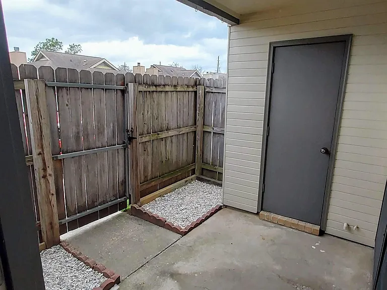 5212 Butter Creek Ln — Photo 10