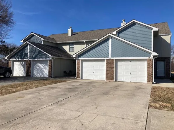 2121 Highridge Dr, Pleasant Hill, MO 64080