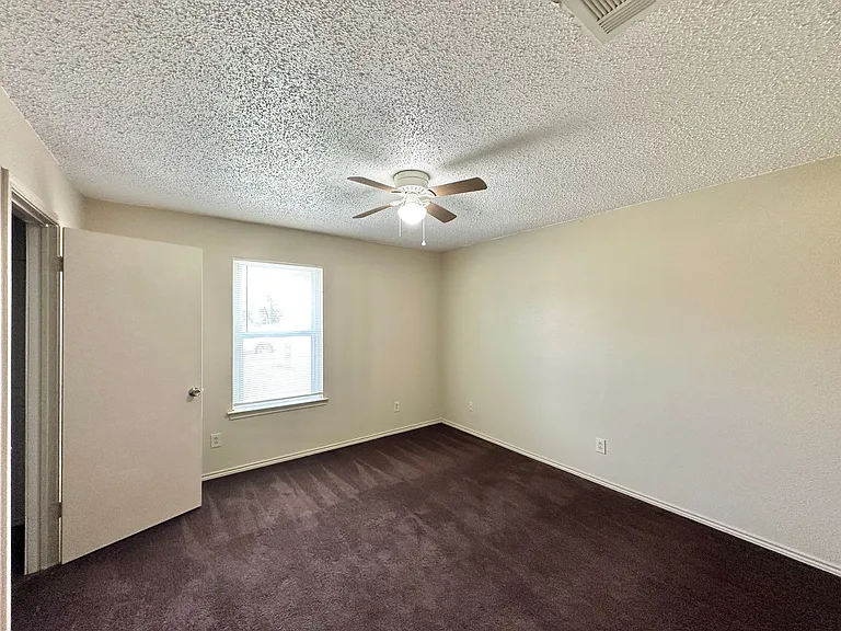 4807 Rainbow Cir — Photo 12