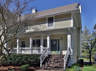 1163 Hawken Pl, Saint Louis, MO 63119