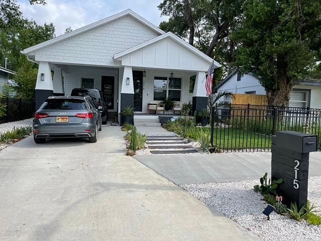 1st image of 215 W Emily St #215