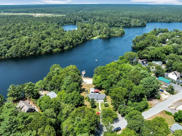 27 Wareham Lake Shore Drive, East Wareham, MA 02538