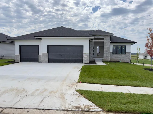 11714 S 124th Ave, Papillion, NE 68046
