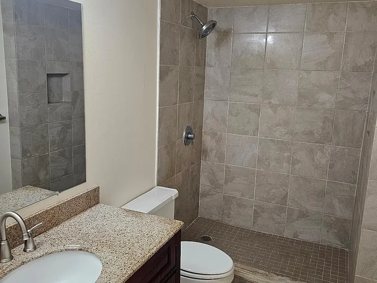 430 Keoniana St #1304 — Photo 10