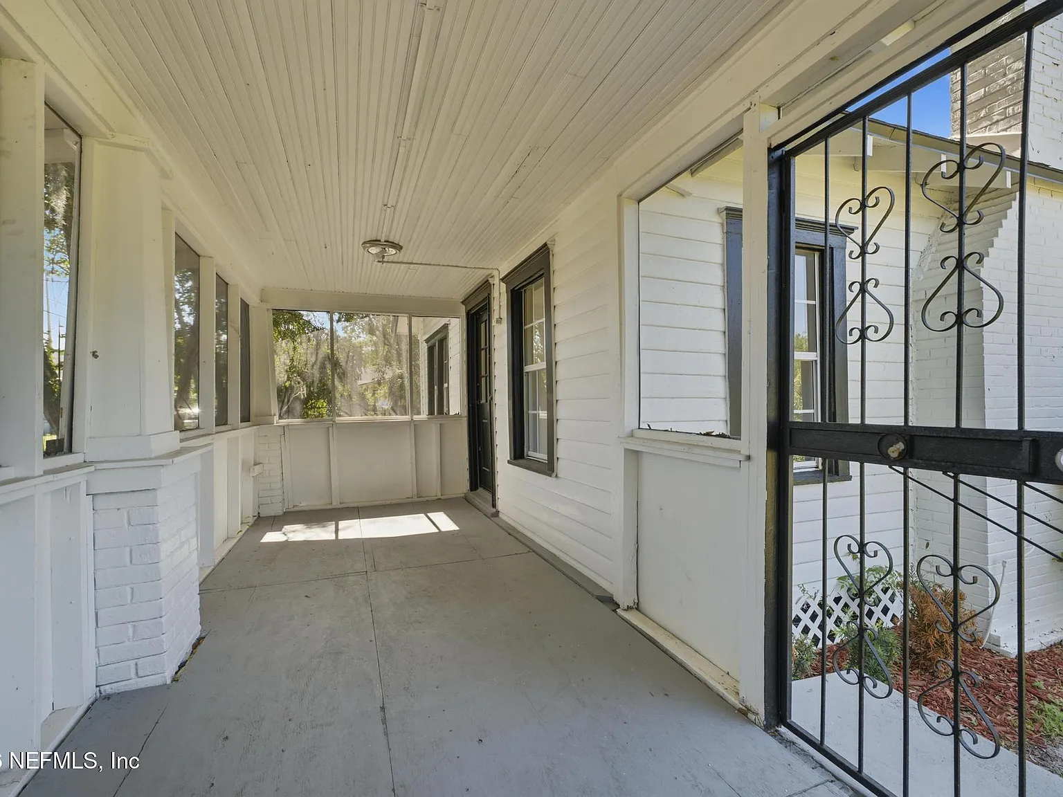 3 bed, 2.0 bath, 1116 sqft, $1,525 — Photo 3