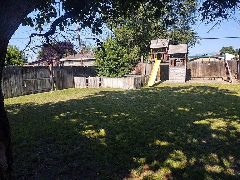 7794 S Pioneer St — Photo 18