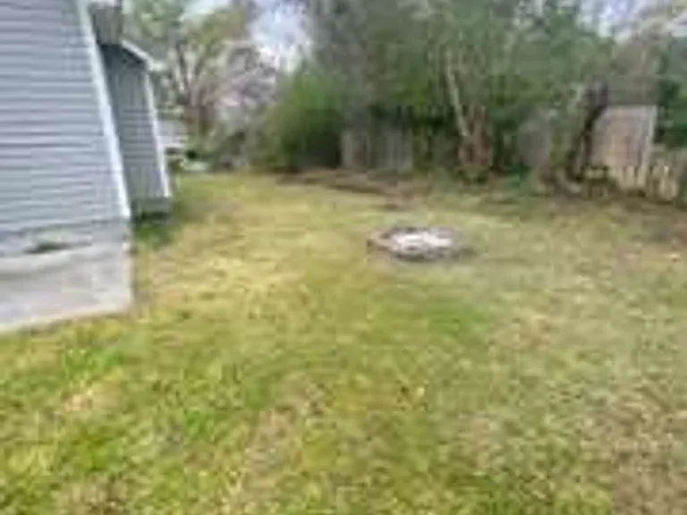 404 7th St — Photo 2