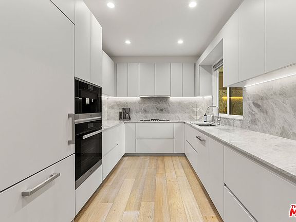 5th image of 9000 Cynthia St APT 207