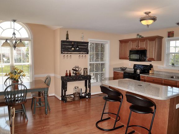 4th image of 2837 Belle Haven Pl