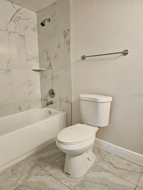 3 bed, 2.0 bath, 1200 sqft, $2,200 — Photo 4