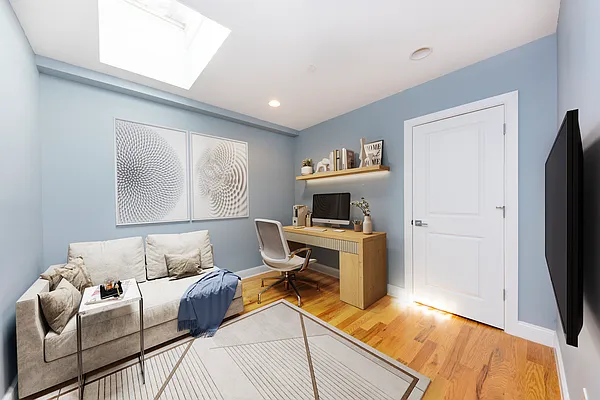 Rented by Compass | media 23