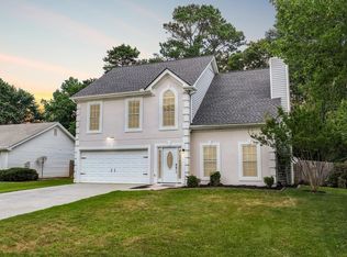 5645 Sugar Crossing Dr, Sugar Hill, GA 30518