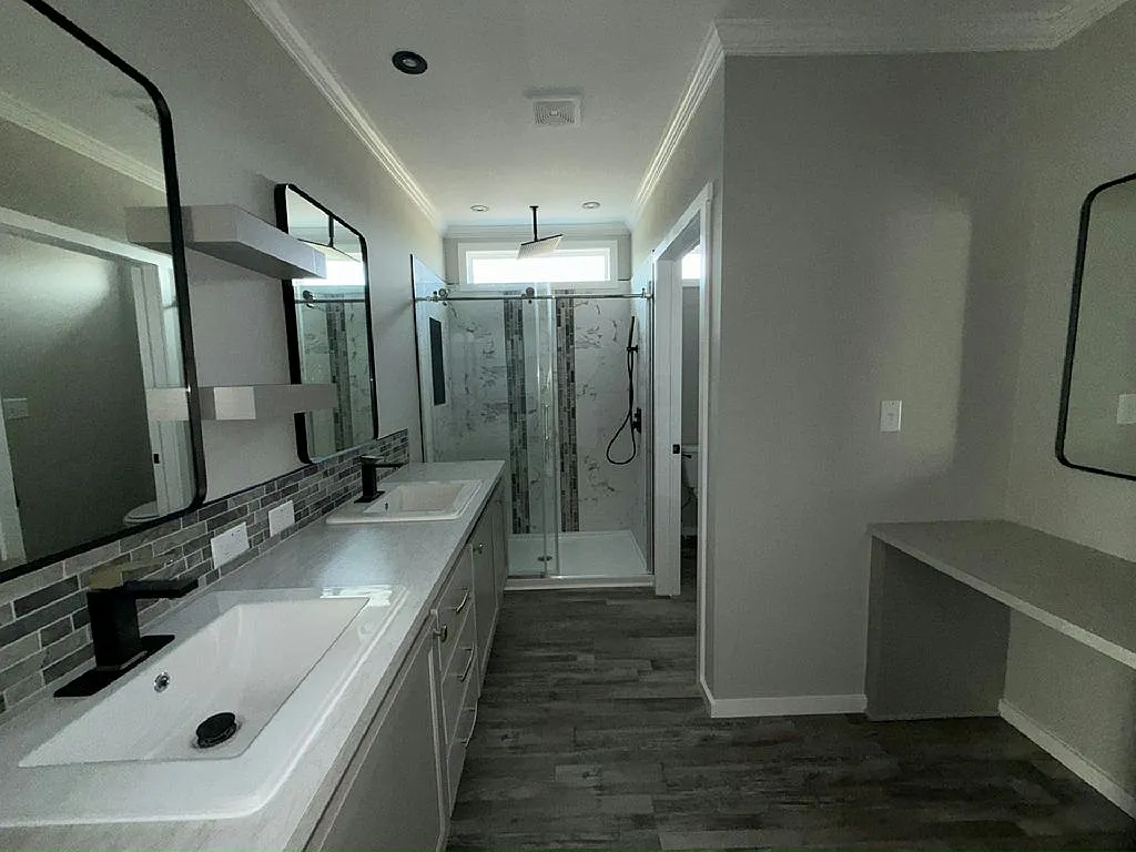 3 bed, 2.0 bath, 1460 sqft, $1,895 — Photo 3