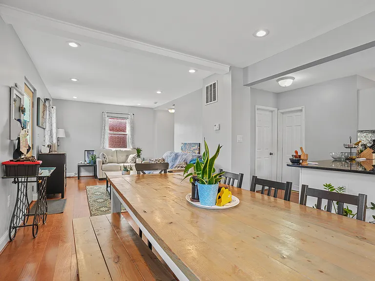 310 Maryland Ave — Photo 8