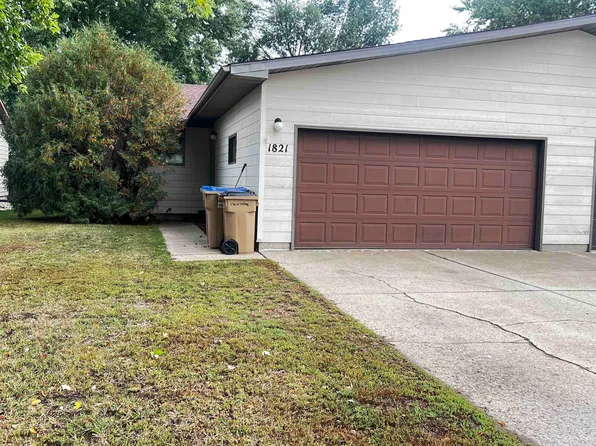 1821 155th St, Minot, ND 58701