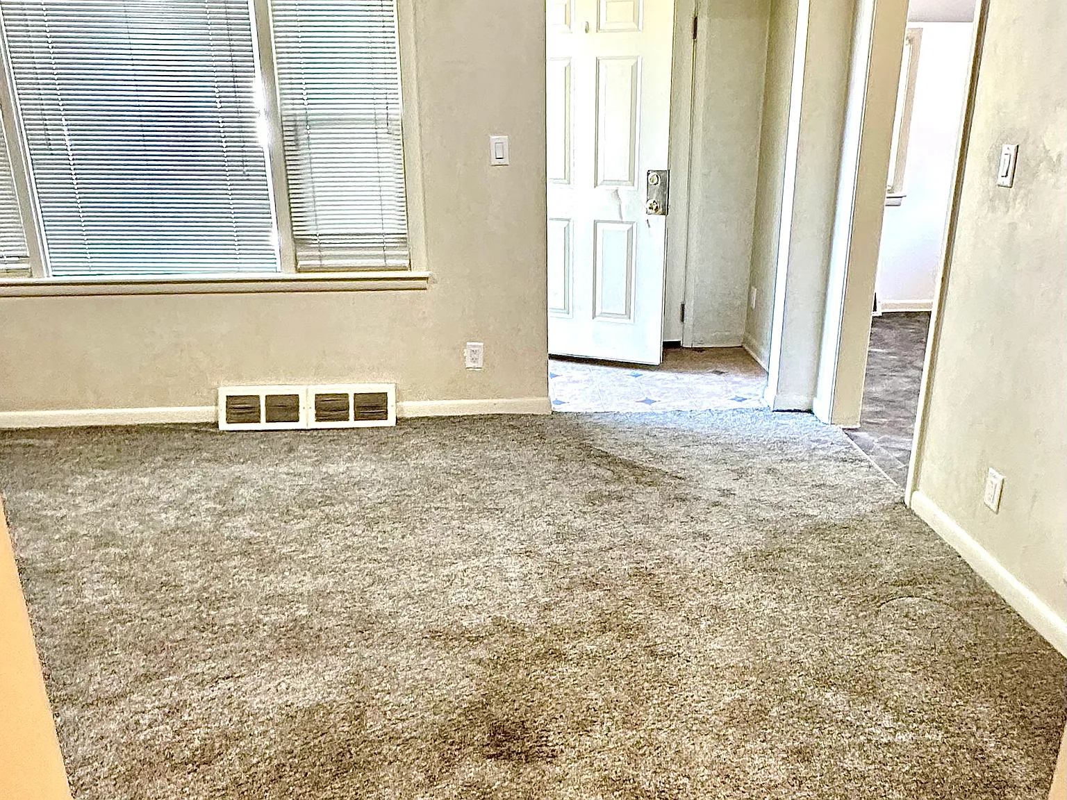 2 bed, $1,100 — Photo 4