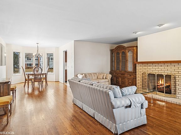 2nd image of 1537 Kendal Ct