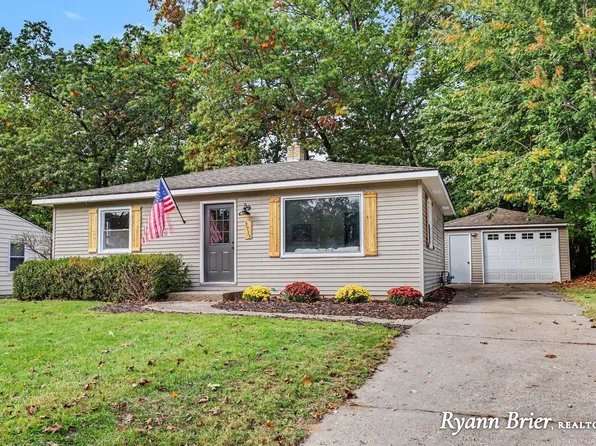 3913 Boone Ave SW, Wyoming, MI 49519