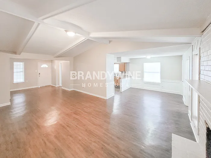 Building Photo - 6309 Golden Park Dr
