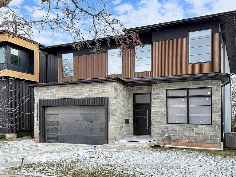 150 Stewart St — Photo 36