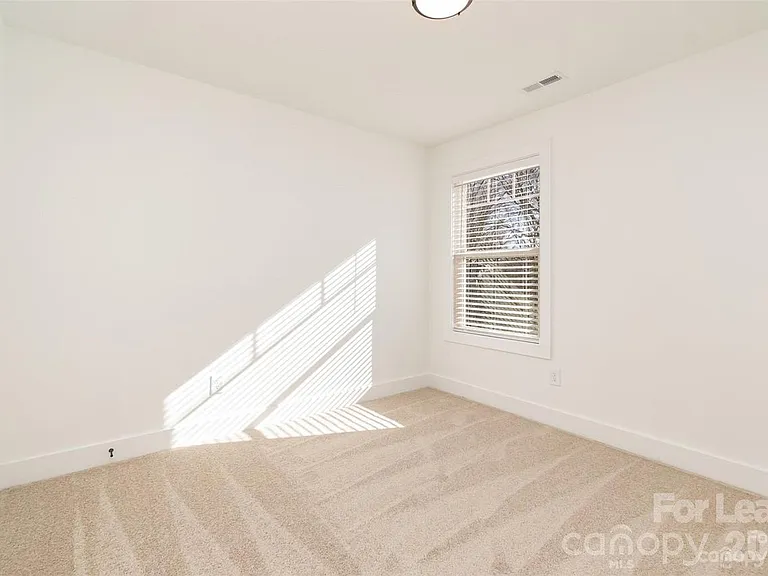 195 Vee Ave SW — Photo 11