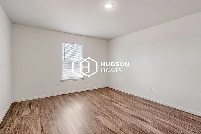 1006 David Ave — Photo 9